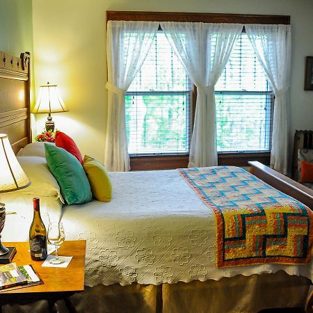 The White Oak Inn Zuck Экстерьер фото