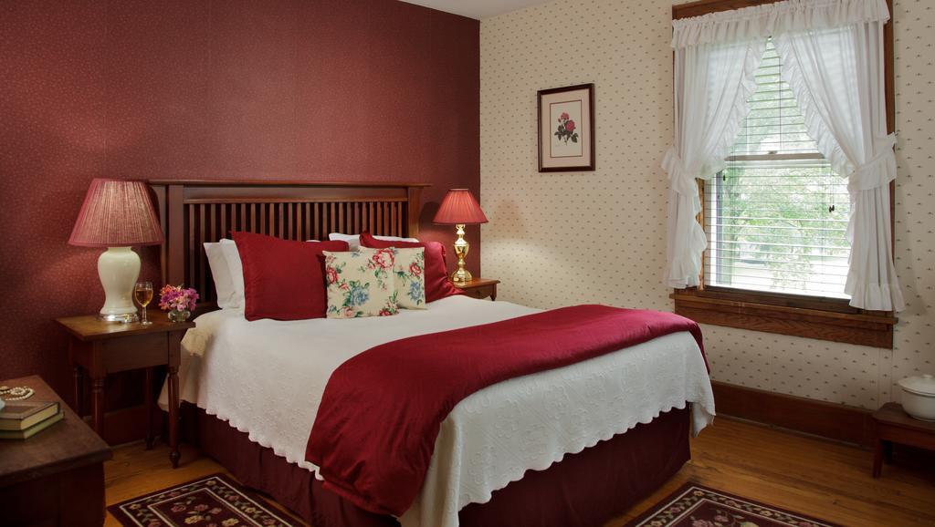 The White Oak Inn Zuck Экстерьер фото