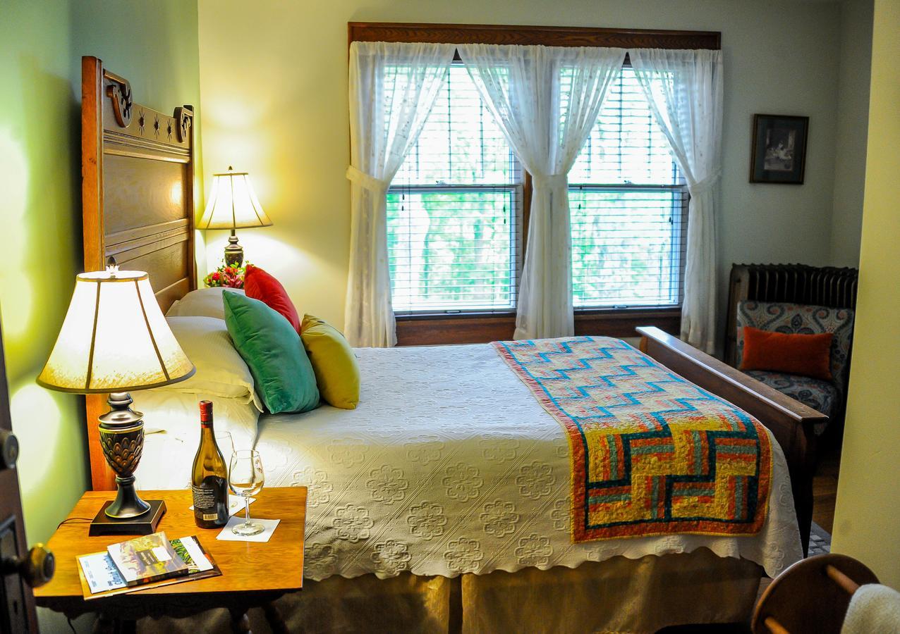 The White Oak Inn Zuck Экстерьер фото