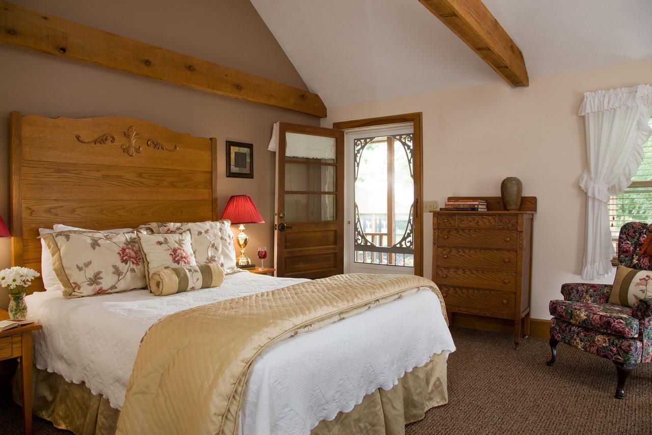The White Oak Inn Zuck Экстерьер фото