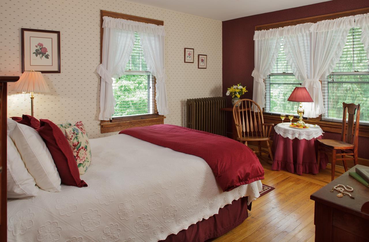 The White Oak Inn Zuck Экстерьер фото