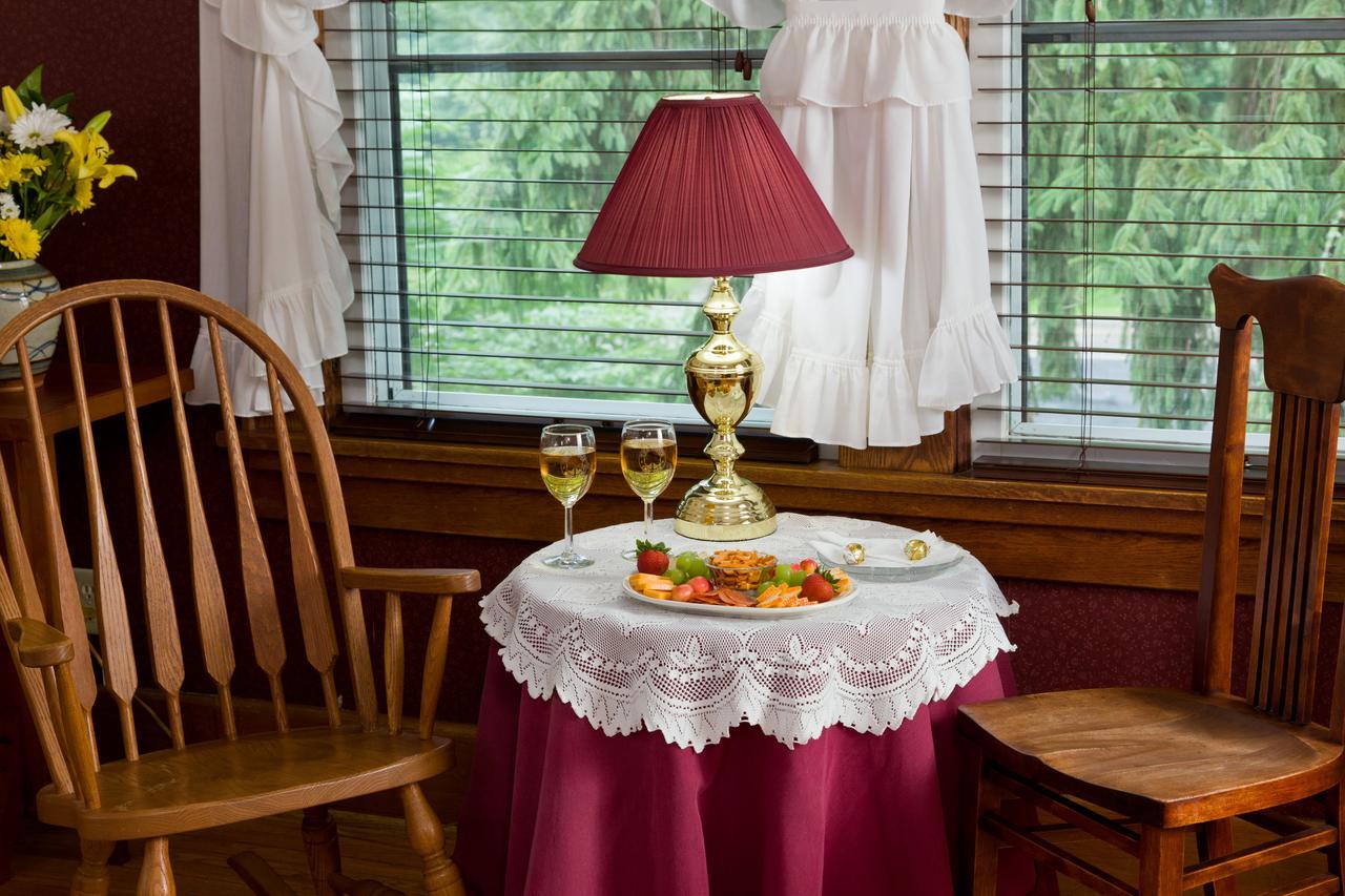 The White Oak Inn Zuck Экстерьер фото