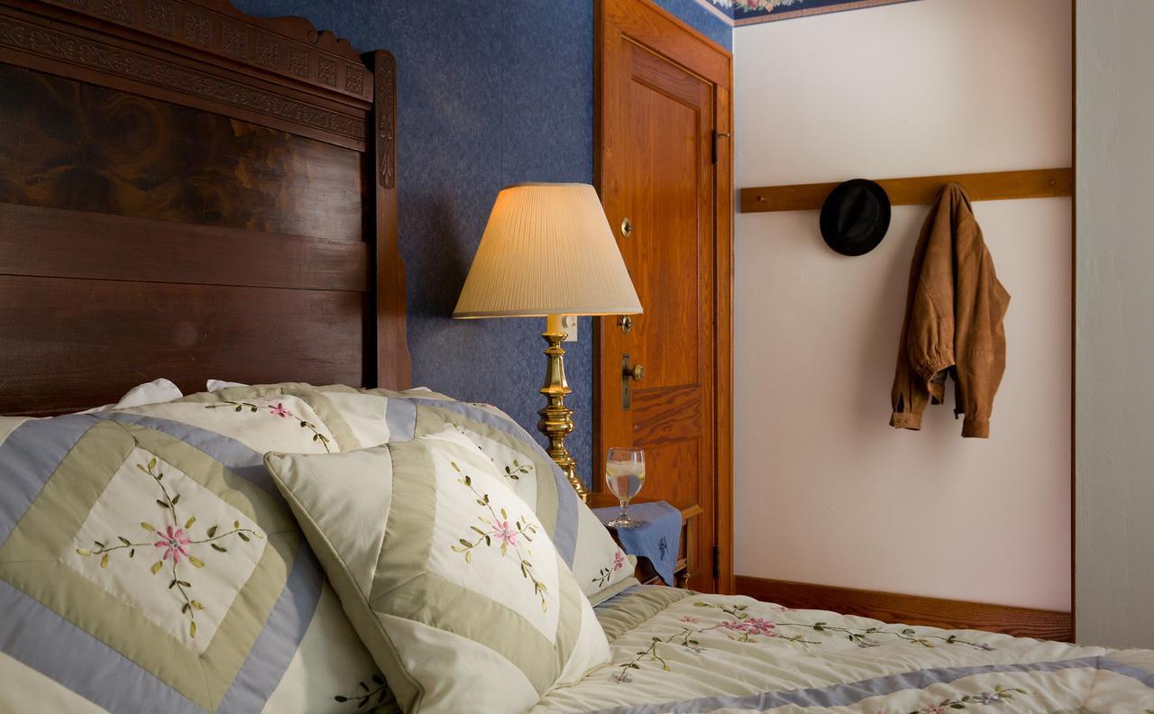 The White Oak Inn Zuck Экстерьер фото