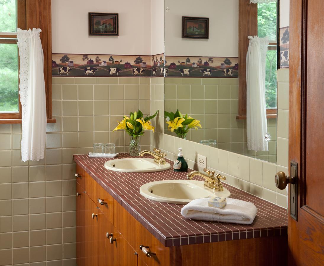 The White Oak Inn Zuck Экстерьер фото